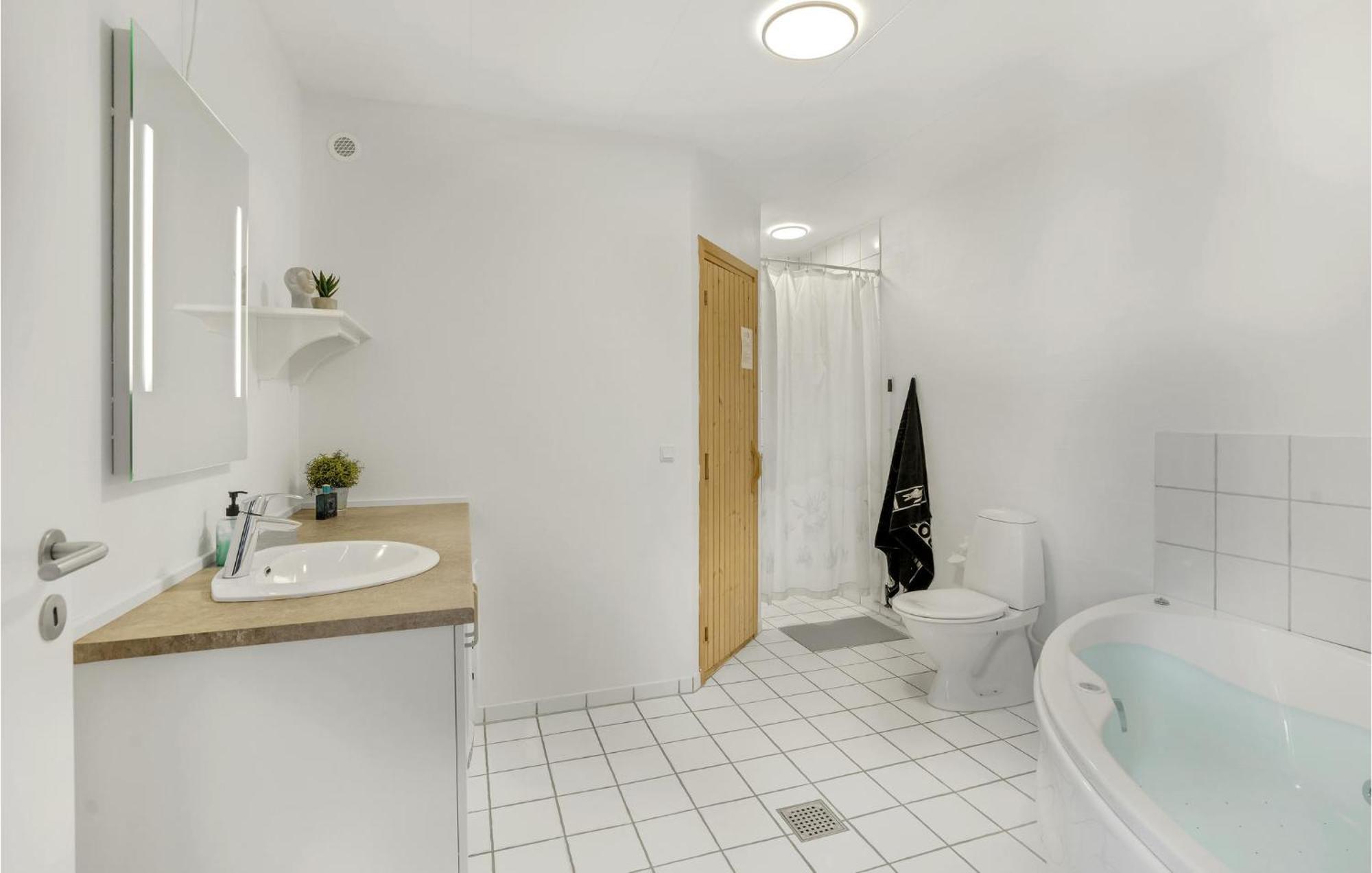 Amazing Home In Hvide Sande With Wifi Bjerregård Exterior foto
